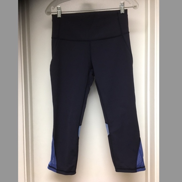 EUC Lululemon Mix & Mesh Crop 21" Midnight Navy Moroccan Blue - Picture 4 of 10